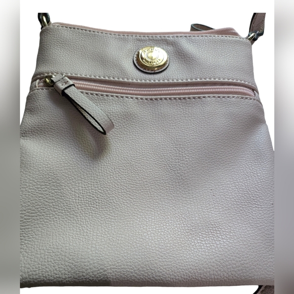 Light Pink Tommy Hilfiger Shoulder Bag with adjustable straps. - Picture 2 of 5